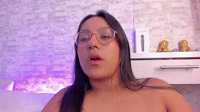 Snapshot of ellamontoya chatting on February 21, 2025, 4:18 am ellamontoya online show from February 21, 2025, 4:18 am