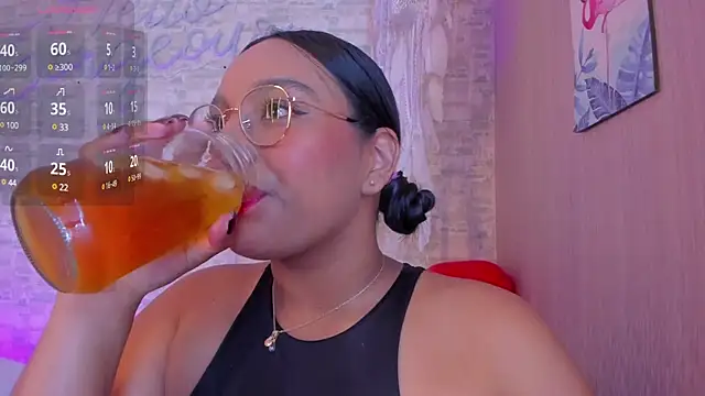 Snapshot of ellamontoya chatting on February 26, 2025, 4:36 am ellamontoya online show from February 26, 2025, 4:36 am