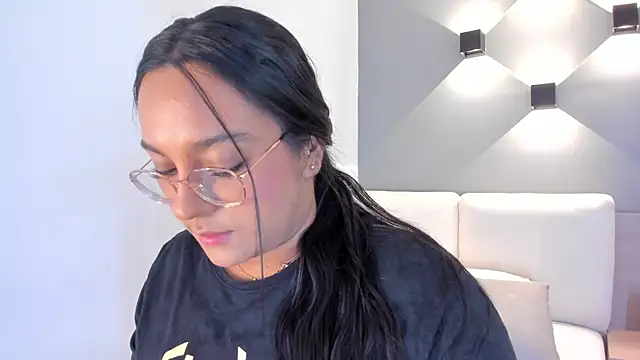 Snapshot of ellamontoya chatting on October 2, 2025, 10:55 am ellamontoya online show from October 2, 2025, 10:55 am