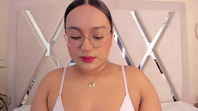 ellamontoya online show from January 18, 2026, 11:03 am