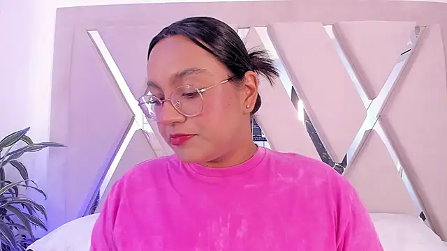 ellamontoya online show from March 16, 2026, 11:58 am