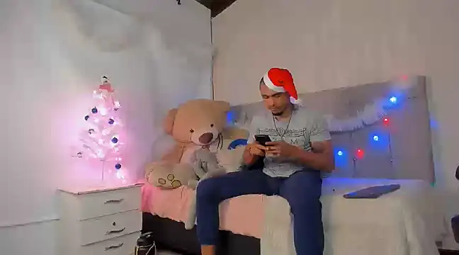 Snapshot of Mateo_Reales chatting on December 7, 2024, 3:58 am Mateo Reales online show from December 7, 2024, 3:58 am