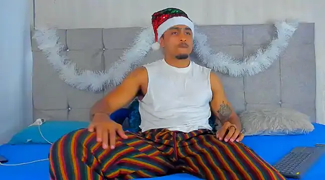 Snapshot of Mateo_Reales chatting on December 21, 2024, 5:25 am Mateo Reales online show from December 21, 2024, 5:25 am