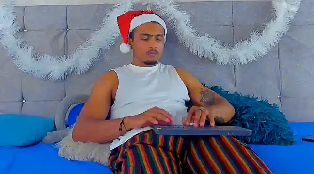 Snapshot of Mateo_Reales chatting on December 21, 2024, 8:28 am Mateo Reales online show from December 21, 2024, 8:28 am