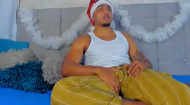 Snapshot of Mateo_Reales chatting on December 22, 2024, 5:34 am Mateo Reales online show from December 22, 2024, 5:34 am