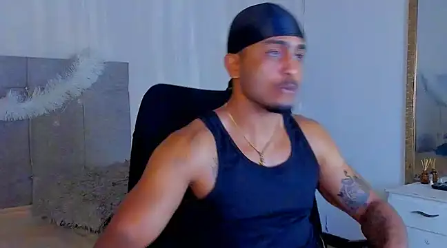 Snapshot of Mateo_Reales chatting on December 29, 2024, 3:33 am Mateo Reales online show from December 29, 2024, 3:33 am