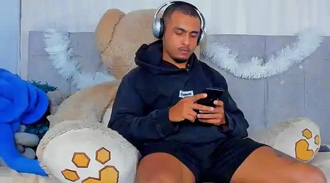 Snapshot of Mateo_Reales chatting on December 30, 2024, 3:47 am Mateo Reales online show from December 30, 2024, 3:47 am