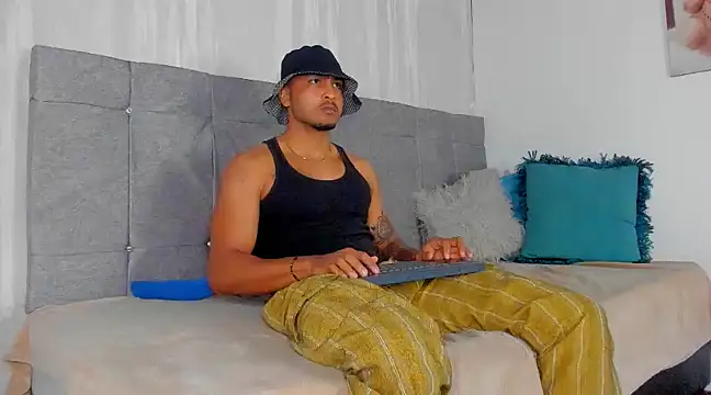 Snapshot of Mateo_Reales chatting on January 20, 2025, 4:10 am Mateo Reales online show from January 20, 2025, 4:10 am