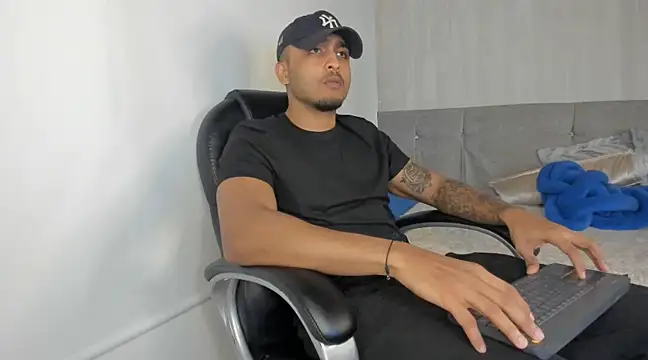 Snapshot of Mateo_Reales chatting on March 1, 2025, 4:47 am Mateo Reales online show from March 1, 2025, 4:47 am