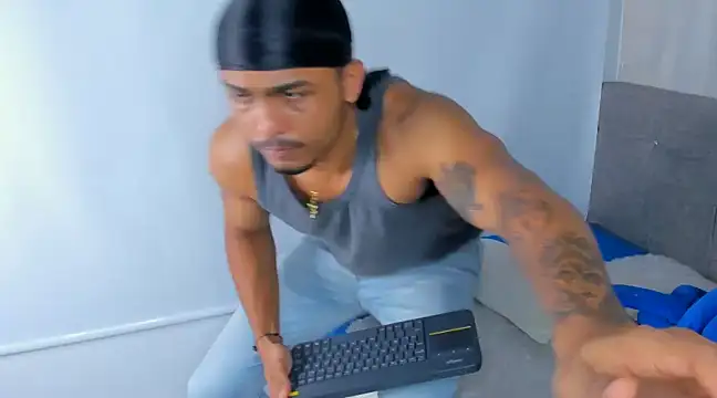 Snapshot of Mateo_Reales chatting on March 3, 2025, 3:52 am Mateo Reales online show from March 3, 2025, 3:52 am