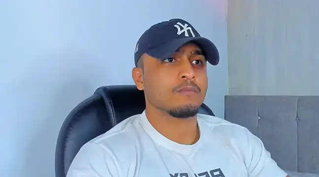 Snapshot of Mateo_Reales chatting on March 14, 2025, 5:27 am Mateo Reales online show from March 14, 2025, 5:27 am