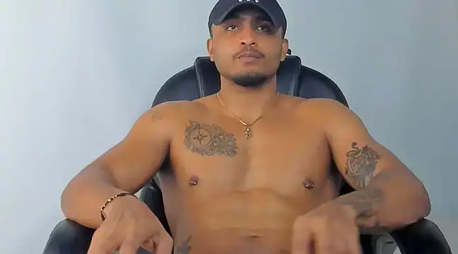 Snapshot of Mateo_Reales chatting on March 15, 2025, 7:20 am Mateo Reales online show from March 15, 2025, 7:20 am