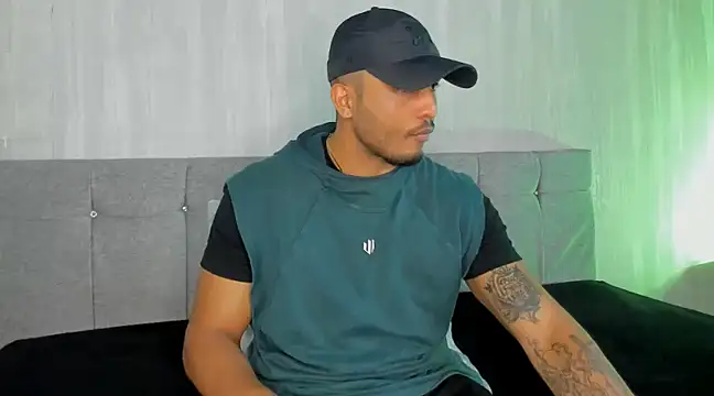 Snapshot of Mateo_Reales chatting on March 17, 2025, 5:12 am Mateo Reales online show from March 17, 2025, 5:12 am