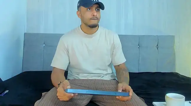 Snapshot of Mateo_Reales chatting on March 18, 2025, 4:37 am Mateo Reales online show from March 18, 2025, 4:37 am