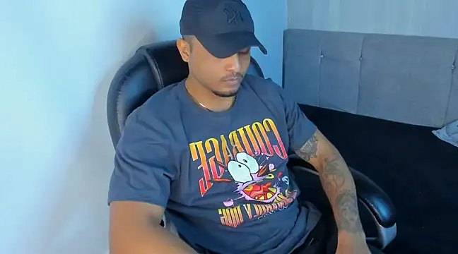 Snapshot of Mateo_Reales chatting on March 22, 2025, 4:56 am Mateo Reales online show from March 22, 2025, 4:56 am