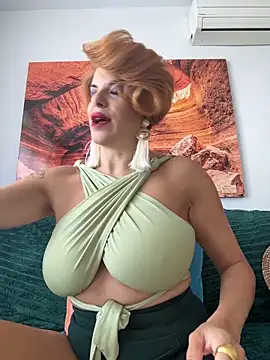 Selvaggia official83 online show from March 3, 2026, 11:05 am