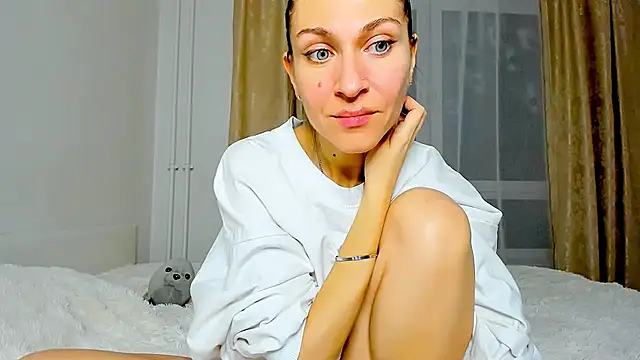 Snapshot of Mona_Cruz chatting on February 25, 2025, 7:36 pm Mona Cruz online show from February 25, 2025, 7:36 pm