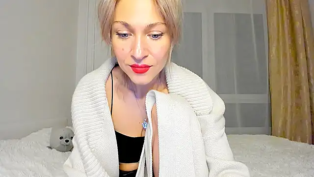 Snapshot of Mona_Cruz chatting on March 10, 2025, 7:40 pm Mona Cruz online show from March 10, 2025, 7:40 pm