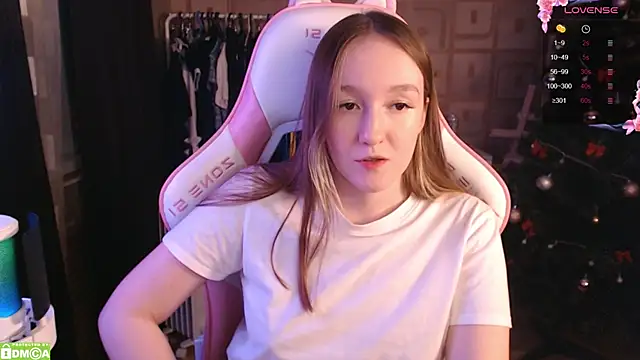 Snapshot of MoonlishSiren chatting on January 26, 2025, 9:51 pm MoonlishSiren online show from January 26, 2025, 9:51 pm