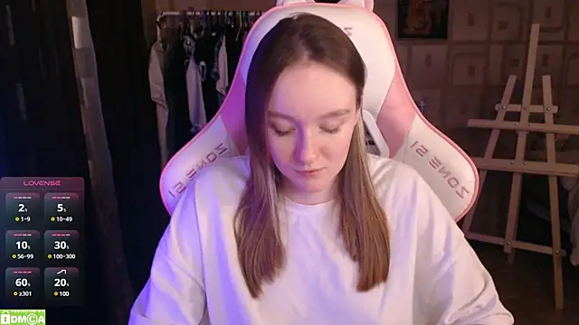 Snapshot of MoonlishSiren chatting on March 15, 2025, 7:16 pm MoonlishSiren online show from March 15, 2025, 7:16 pm