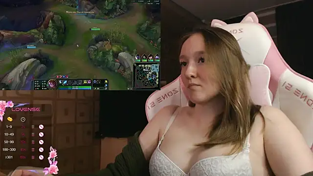 Snapshot of MoonlishSiren chatting on September 15, 2025, 7:03 pm MoonlishSiren online show from September 15, 2025, 7:03 pm