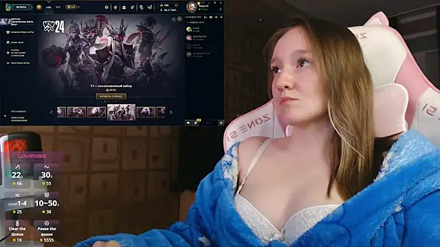 Snapshot of MoonlishSiren chatting on September 21, 2025, 9:05 pm MoonlishSiren online show from September 21, 2025, 9:05 pm