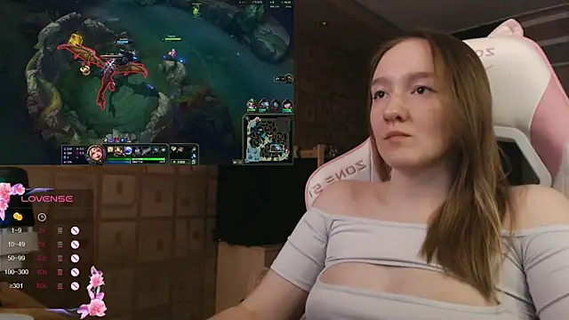 Snapshot of MoonlishSiren chatting on October 11, 2025, 8:18 pm MoonlishSiren online show from October 11, 2025, 8:18 pm