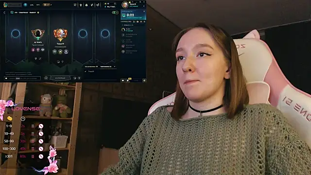 Snapshot of MoonlishSiren chatting on November 8, 2025, 7:12 pm MoonlishSiren online show from November 8, 2025, 7:12 pm