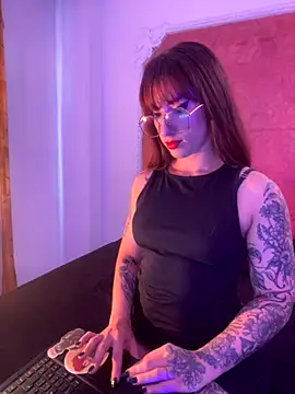 Snapshot of ValenGray chatting on September 26, 2025, 12:42 pm ValenGray online show from September 26, 2025, 12:42 pm