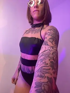 Snapshot of ValenGray chatting on November 17, 2025, 11:49 am ValenGray online show from November 17, 2025, 11:49 am