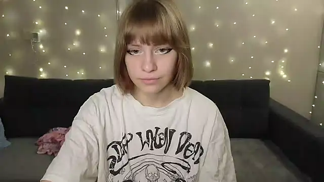 Snapshot of HermioneHHH chatting on December 19, 2024, 6:12 pm HermioneHHH online show from December 19, 2024, 6:12 pm