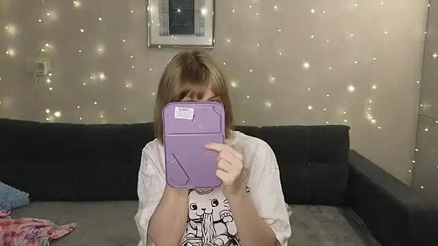 Snapshot of HermioneHHH chatting on December 20, 2024, 6:13 pm HermioneHHH online show from December 20, 2024, 6:13 pm