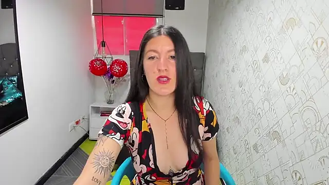 LiaCooper  online show from March 5, 2025, 3:29 pm