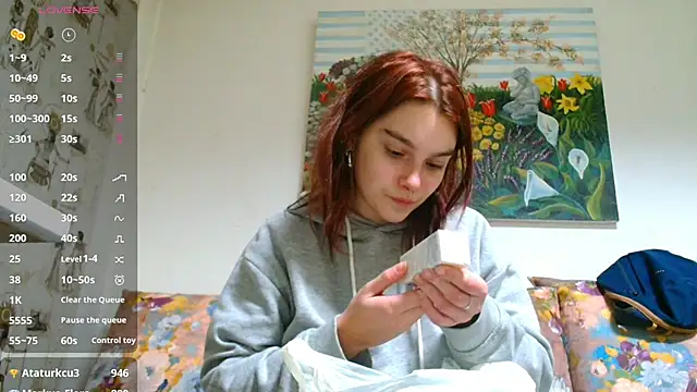 Sophie Bell online show from February 15, 2025, 7:28 pm