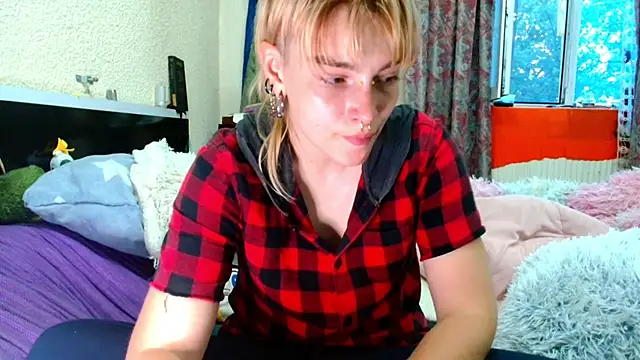 Sophie Bell online show from May 27, 2026, 5:32 pm