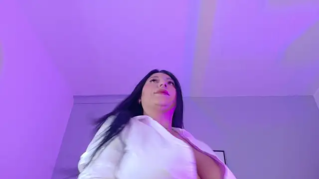 Snapshot of KendalMilleer chatting on October 8, 2025, 10:24 am KendalMilleer online show from October 8, 2025, 10:24 am