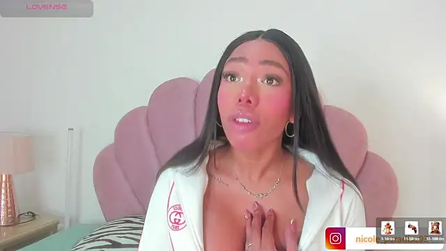 Snapshot of Nicole_Paradise chatting on July 24, 2026, 1:09 pm Nicole Paradise online show from July 24, 2026, 1:09 pm