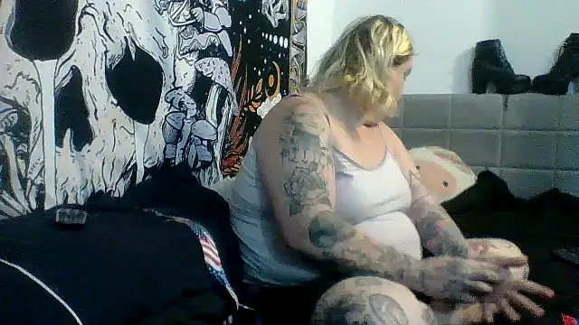Snapshot of Trans_Girl_next_door420 chatting on August 5, 2026, 4:54 pm Trans Girl next door420 online show from August 5, 2026, 4:54 pm