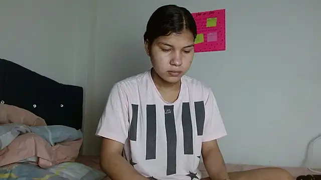 Snapshot of SophiaMeyerst chatting on December 16, 2024, 4:49 pm SophiaMeyerst online show from December 16, 2024, 4:49 pm