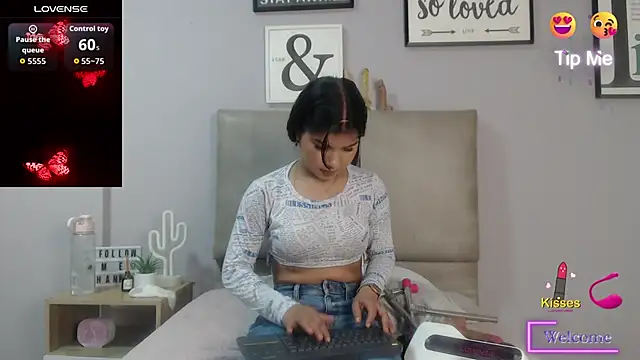 Snapshot of SophiaMeyerst chatting on June 9, 2026, 2:39 pm SophiaMeyerst online show from June 9, 2026, 2:39 pm