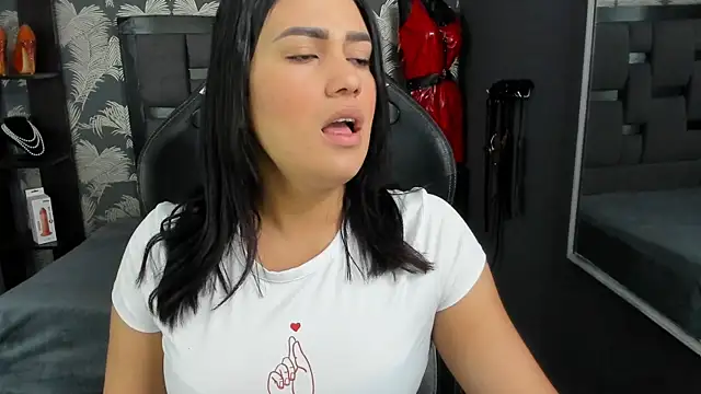 Snapshot of Cumming_Tiffani chatting on October 7, 2025, 12:35 pm Cumming Tiffani online show from October 7, 2025, 12:35 pm