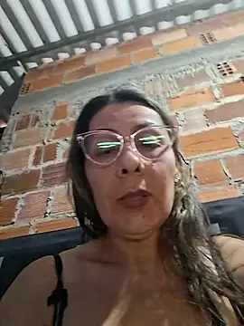 Mia-funny20 online show from April 23, 2026, 8:33 pm