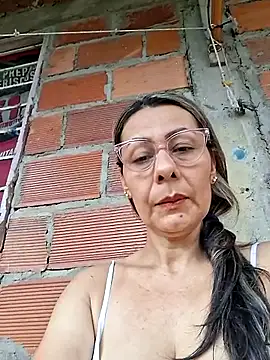 Snapshot of Mia-funny20 chatting on June 4, 2026, 8:59 pm Mia-funny20 online show from June 4, 2026, 8:59 pm