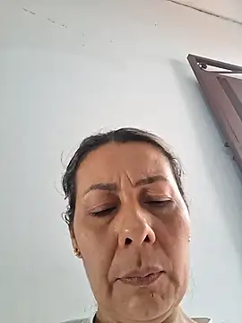 Mia-funny20 online show from June 19, 2026, 2:10 pm