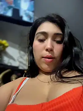 emma  cute   online show from April 19, 2026, 11:09 am
