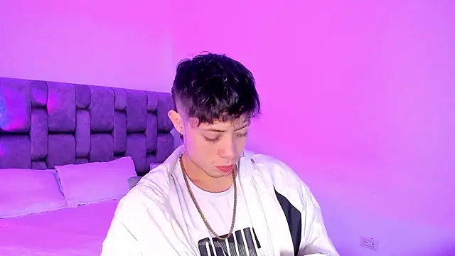 Snapshot of MarcusCollinss_ chatting on December 11, 2024, 1:17 pm MarcusCollinss online show from December 11, 2024, 1:17 pm