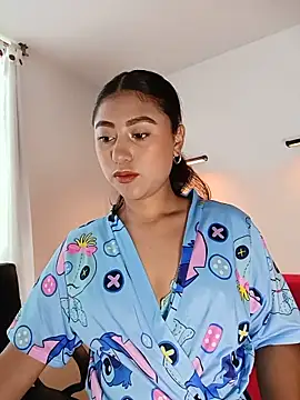 Snapshot of cloy_baby__ chatting on May 22, 2026, 11:27 am cloy baby online show from May 22, 2026, 11:27 am