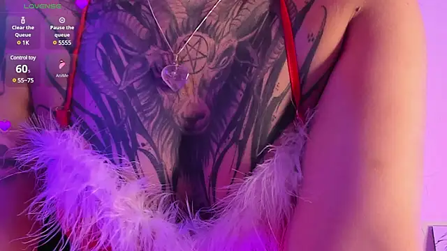 Snapshot of Akari1_Mischief chatting on December 25, 2024, 1:10 am Akari1 Mischief online show from December 25, 2024, 1:10 am