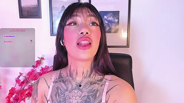 Snapshot of Akari1_Mischief chatting on April 3, 2026, 4:10 am Akari1 Mischief online show from April 3, 2026, 4:10 am