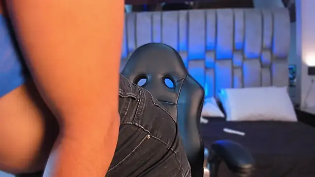 EmmilyCristal online show from September 9, 2025, 8:08 pm